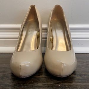 Nude chunky heel close toed heels